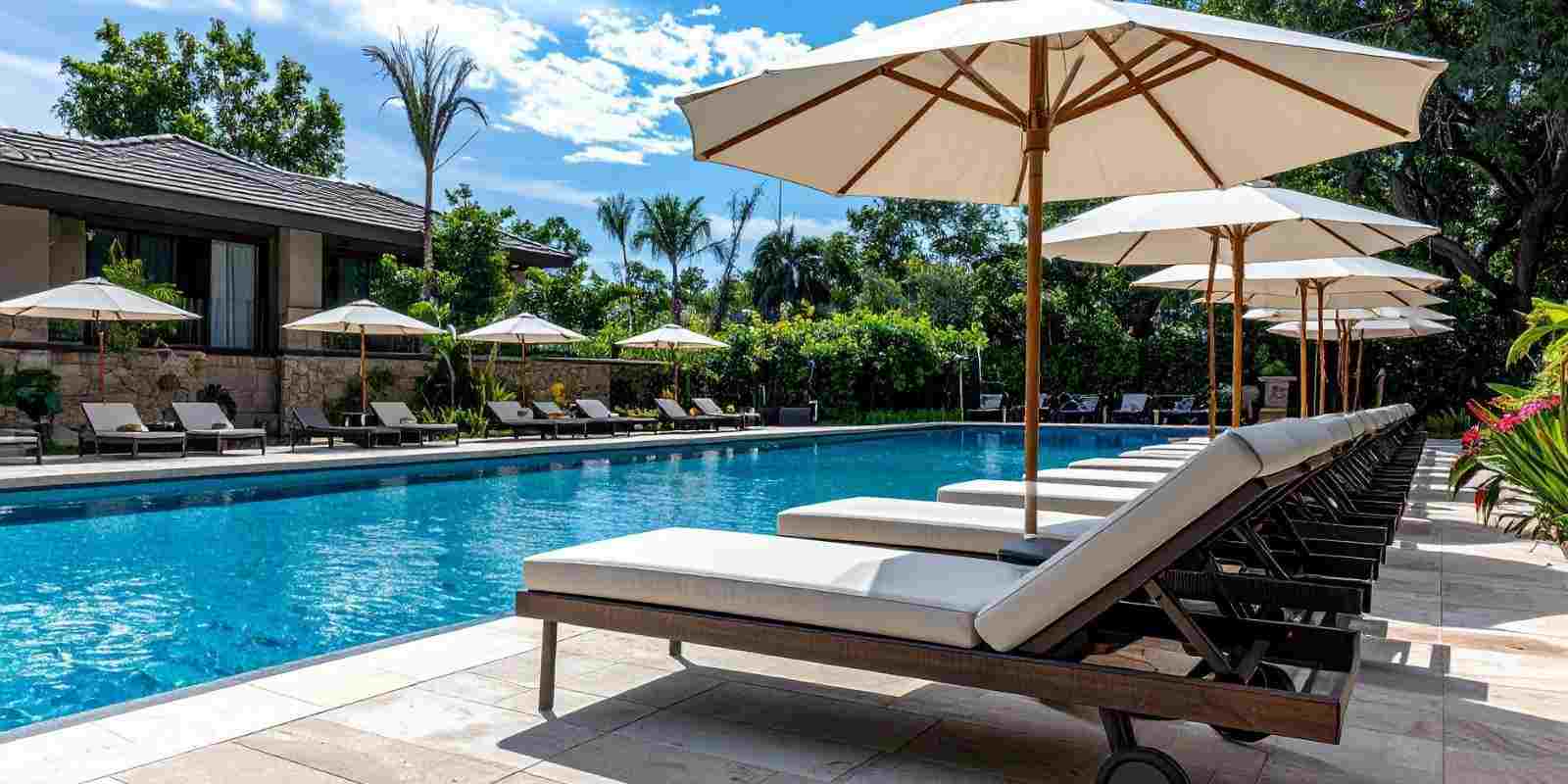 Günün Yoğun Temposuna Şemsiye Altında Küçük Bir Mola