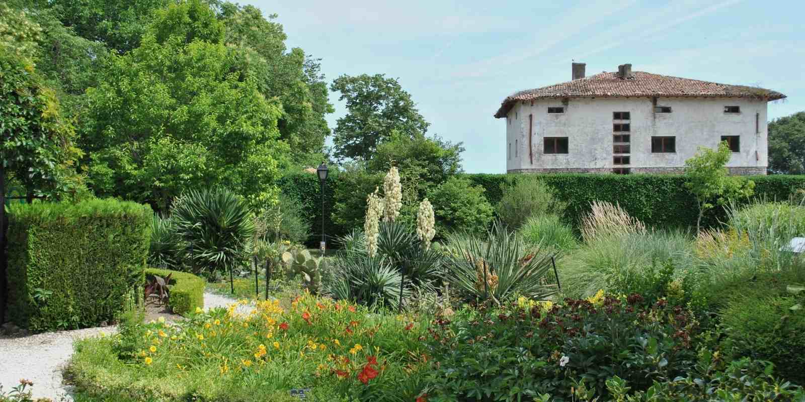 Komşu Bahçe Duvarı Yüksekliği Ne Kadar Olmalı​?